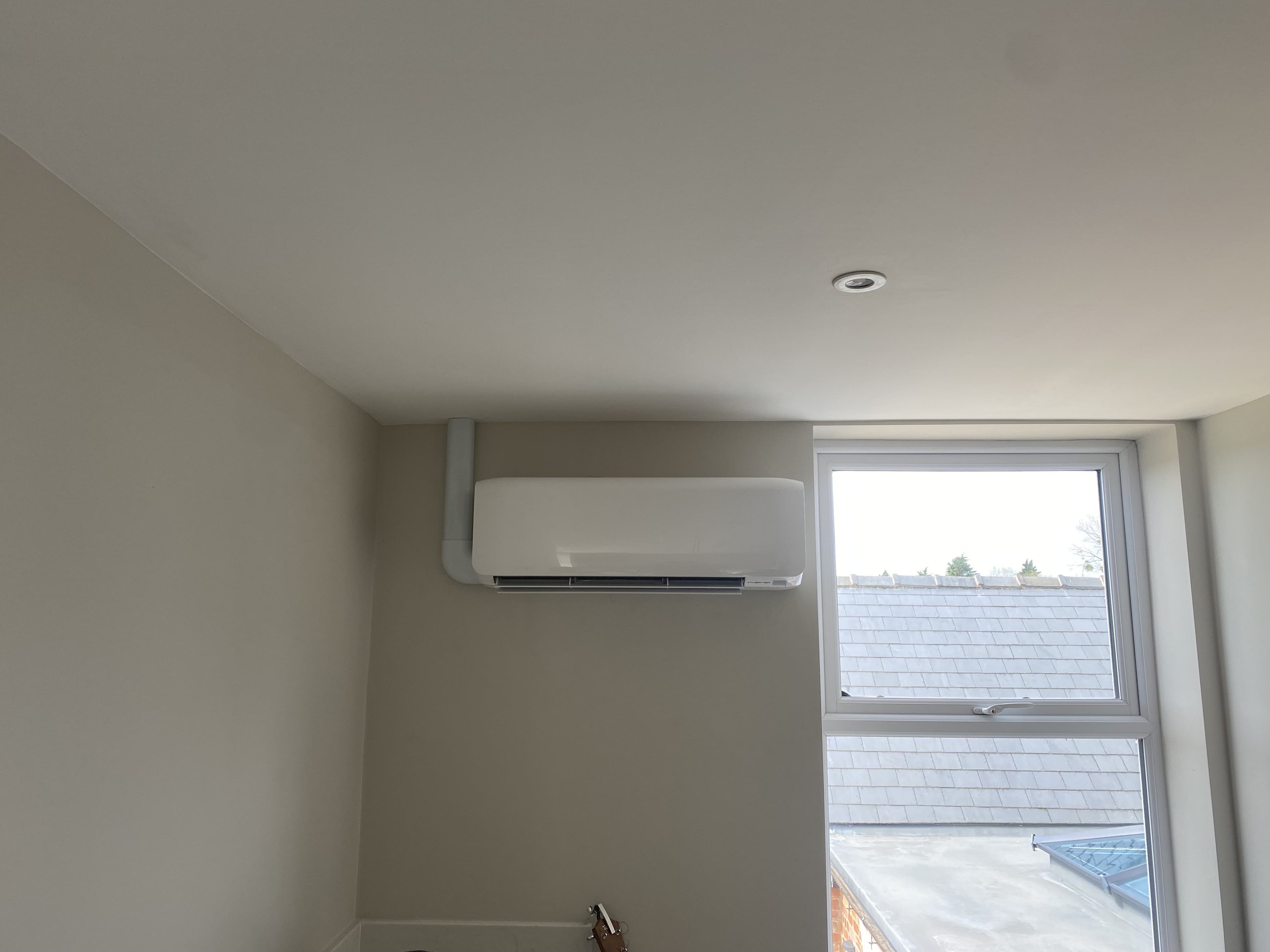 Air conditioning unit installed in a commercial property